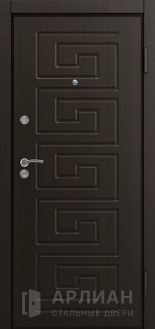 Фото «Темная массивная дверь коричневого цвета №43»